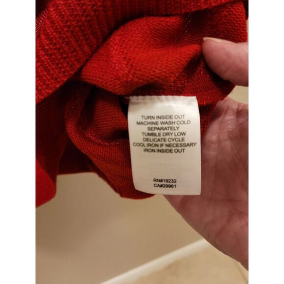 Alfred dunner Womens short sleeve, large pullover shirt Red geometric pattern. - Picture 3 of 5